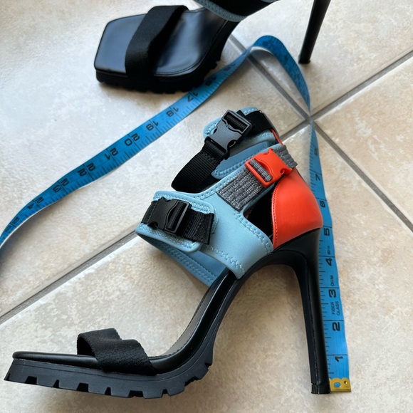Steve Madden Vibing Sporty Stiletto Heel Shoes in Blue, Orange Black Size 8 EUC - Picture 5 of 16